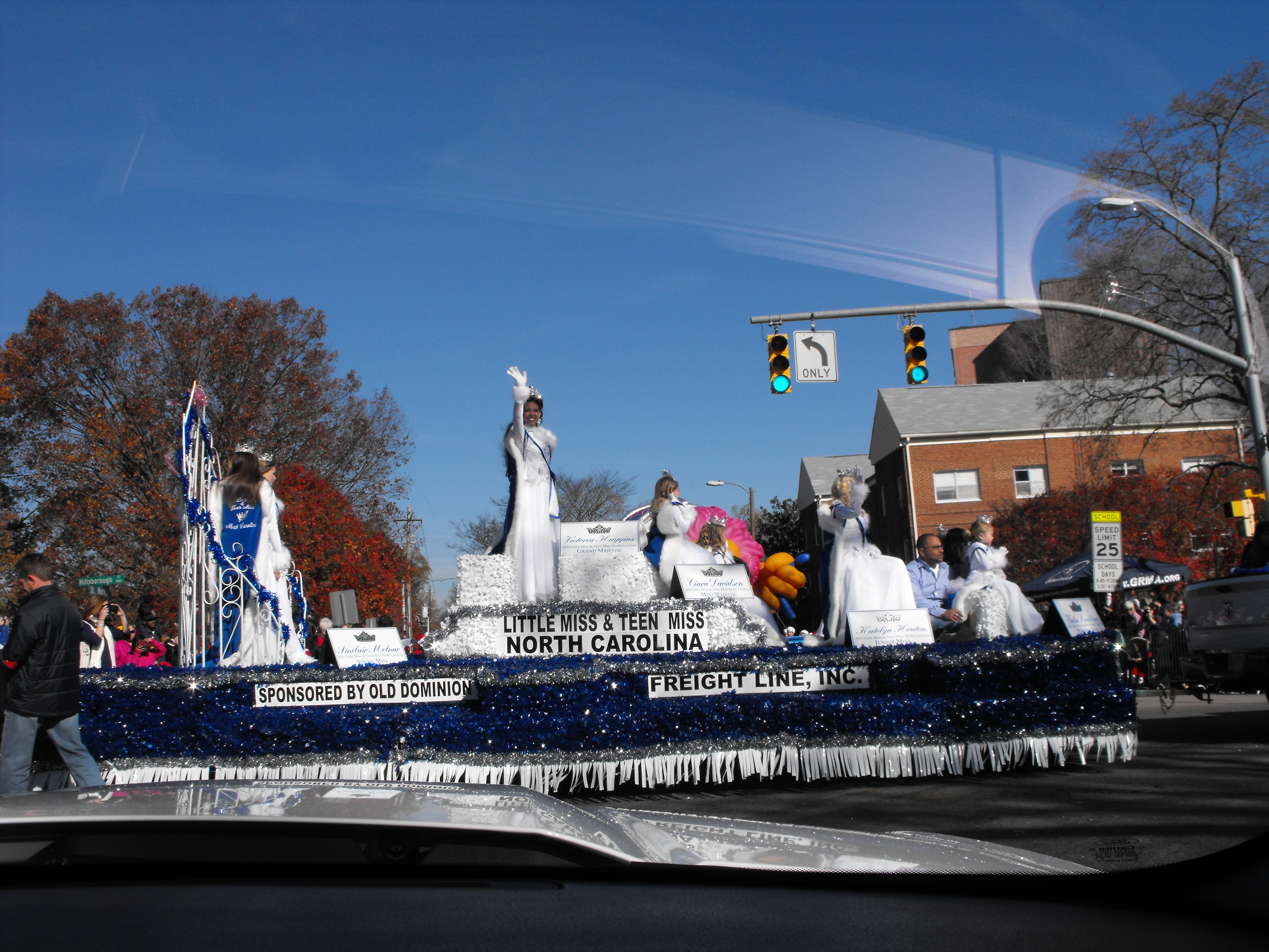 ./2011/Raleigh Christmas Parade/Pt20024.JPG